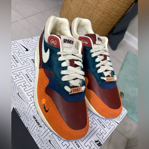 Size 7M/8.5W - Nike Air Max 1 SP x Kasina Won-Ang - Orange 2022 - Picture 2 of 5